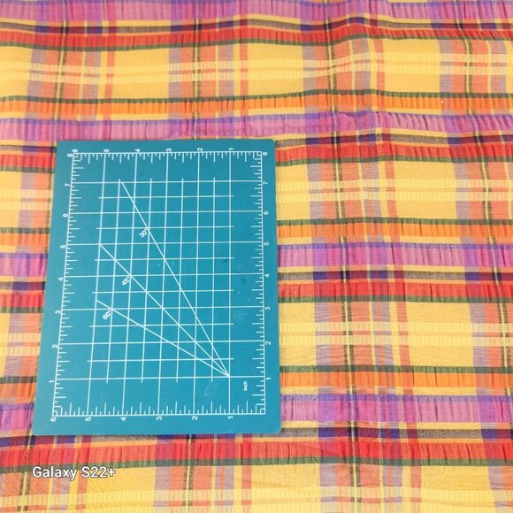 Multi-Color Plaid Searsucker Fabric for Sewing & Crafts 1970's Cotton Blend 2.75 - Picture 3 of 5